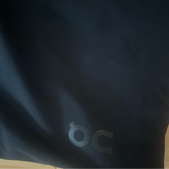 NEW On Cloud Focus Shorts - Long Inseams with Pockets - Picture 5 of 7